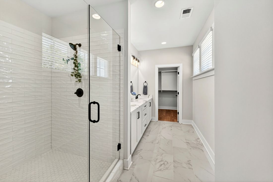 30-Primary Bathroom-Slider